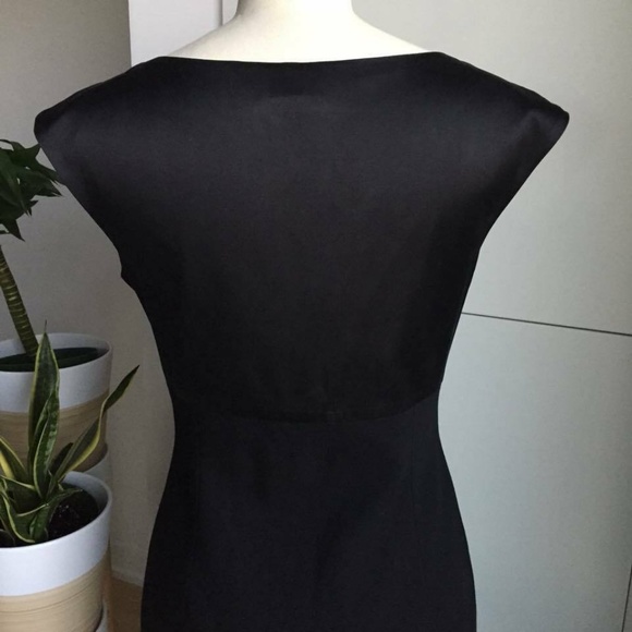 SOLD Elie Tahari Cap Sleeved Silk Top Sheath Dress - Picture 3 of 6